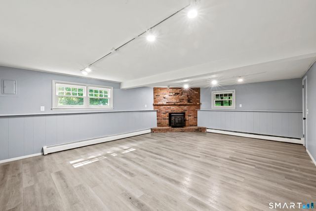 8 Fleetwood Drive, New Fairfield, CT 06812