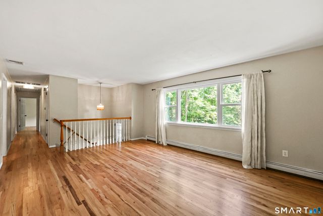 8 Fleetwood Drive, New Fairfield, CT 06812