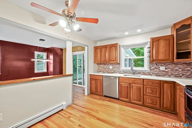 8 Fleetwood Drive, New Fairfield, CT 06812