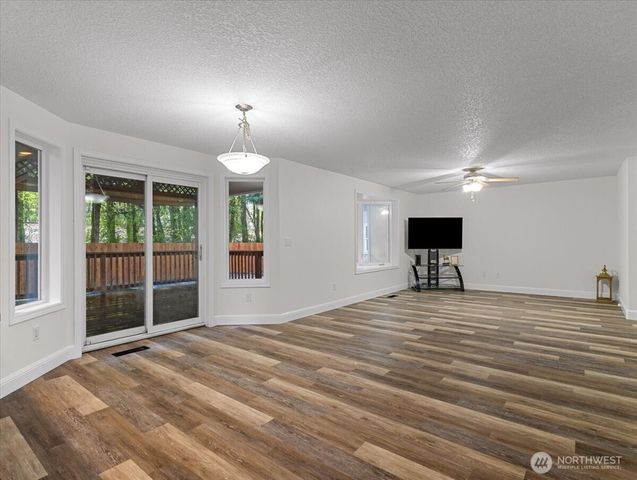 181 Marty Loop, Woodland, WA 98674