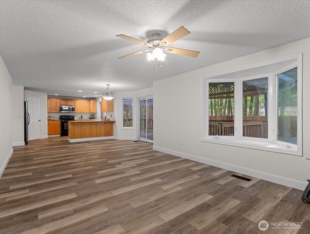 181 Marty Loop, Woodland, WA 98674