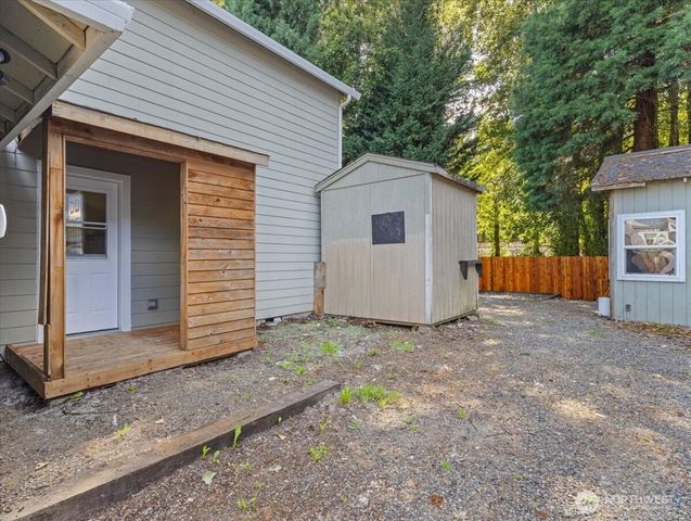 181 Marty Loop, Woodland, WA 98674