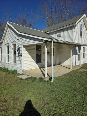 604 S Market Street, Holden, MO 64040