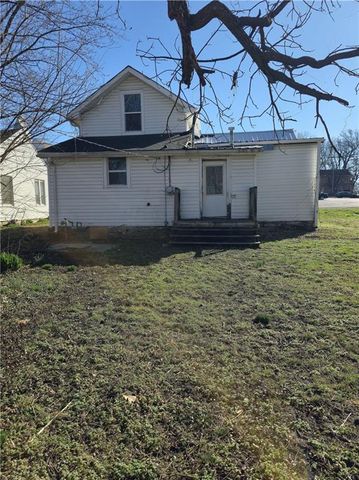 604 S Market Street, Holden, MO 64040