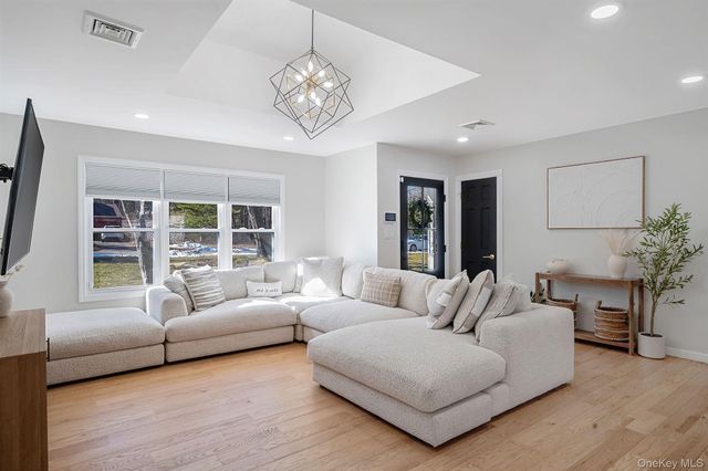 17 Fairway Drive, Manorville, NY 11949