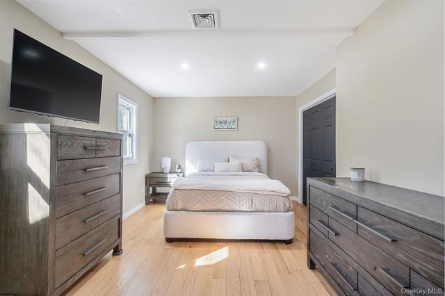 17 Fairway Drive, Manorville, NY 11949