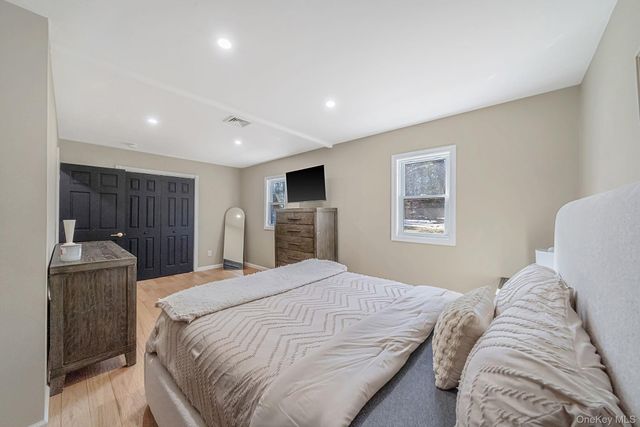 17 Fairway Drive, Manorville, NY 11949