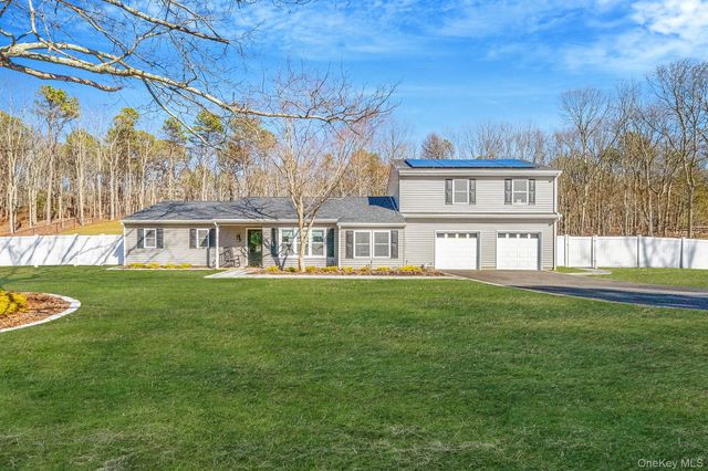 17 Fairway Drive, Manorville, NY 11949