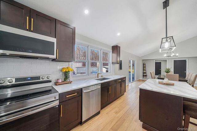 17 Fairway Drive, Manorville, NY 11949