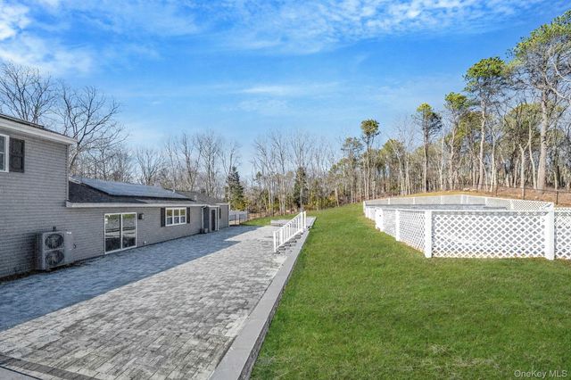 17 Fairway Drive, Manorville, NY 11949