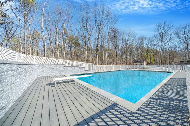 17 Fairway Drive, Manorville, NY 11949