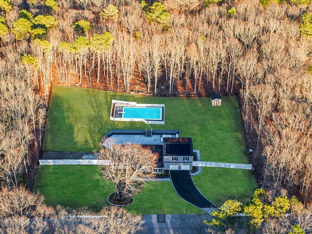 17 Fairway Drive, Manorville, NY 11949