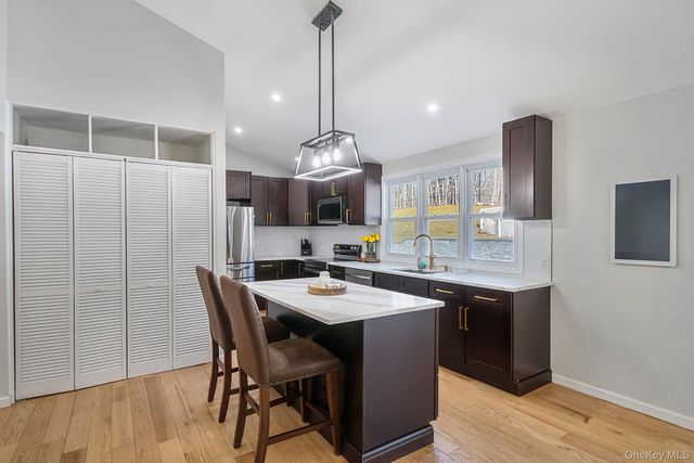 17 Fairway Drive, Manorville, NY 11949