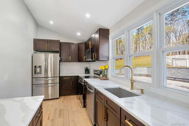 17 Fairway Drive, Manorville, NY 11949