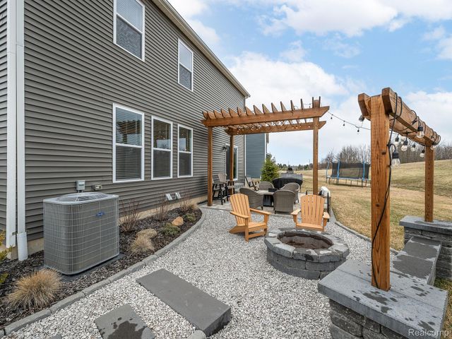 2750 Salt Springs Drive, Saline Township, MI 48176