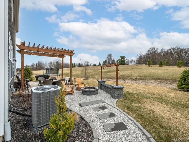 2750 Salt Springs Drive, Saline Township, MI 48176