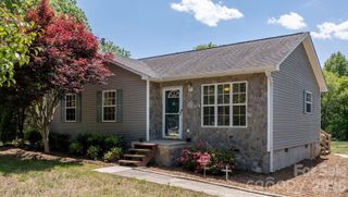 103 1st Avenue NW, Hildebran, NC 28637