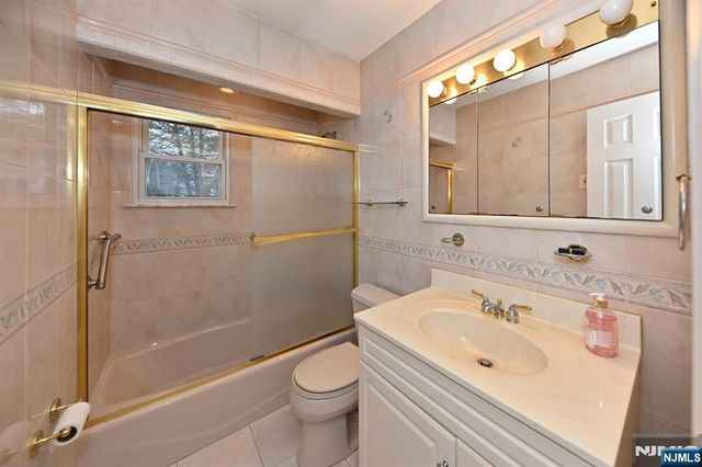 888 Edison Street, Twp Of Washington, NJ 07676