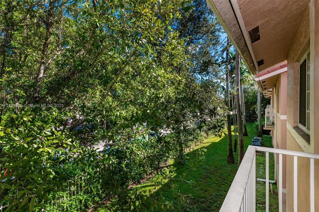 3211 Sabal Palm Mnr 202, Davie, FL 33024