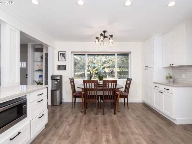 12735 Sw 22ND Ave, Lake Oswego, OR 97034