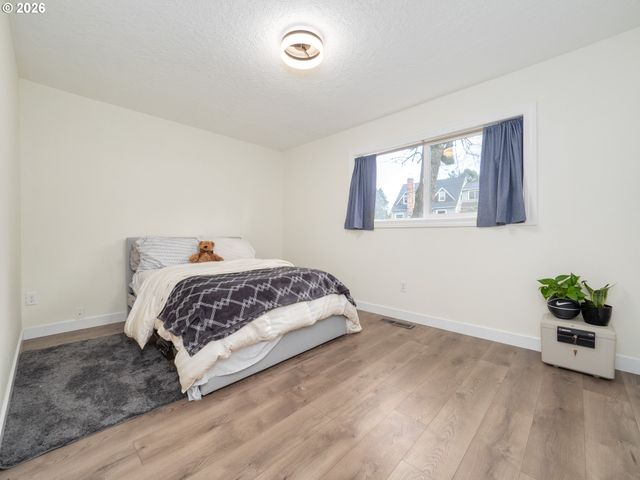 12735 Sw 22ND Ave, Lake Oswego, OR 97034