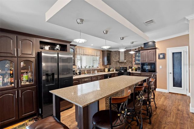 2715 9TH AVENUE N, St Petersburg, FL 33713