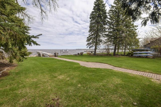 N7254 Winnebago DRIVE, Fond Du Lac, WI 54935
