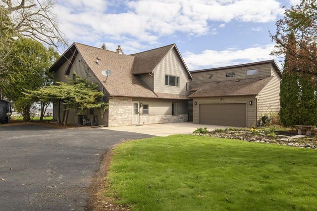 N7254 Winnebago DRIVE, Fond Du Lac, WI 54935