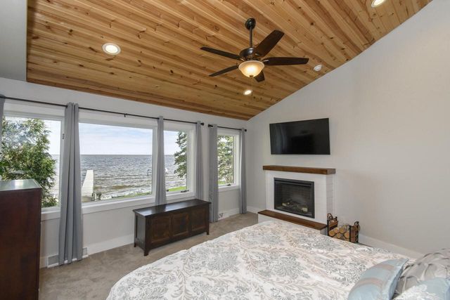 N7254 Winnebago DRIVE, Fond Du Lac, WI 54935