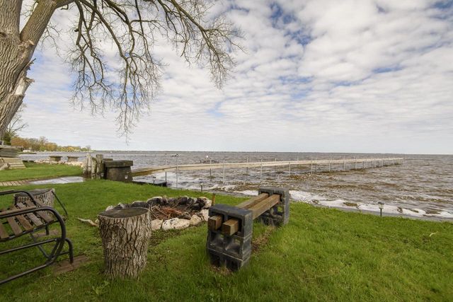 N7254 Winnebago DRIVE, Fond Du Lac, WI 54935