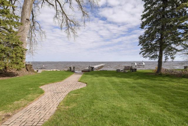 N7254 Winnebago DRIVE, Fond Du Lac, WI 54935