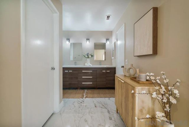 3121 Evening Way B, La Jolla, CA 92037