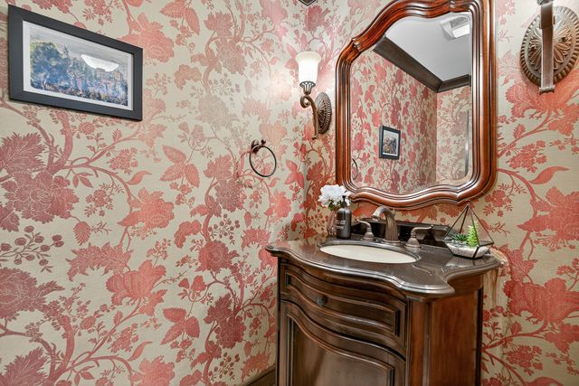 1886 Clover Drive, Inverness, IL 60067