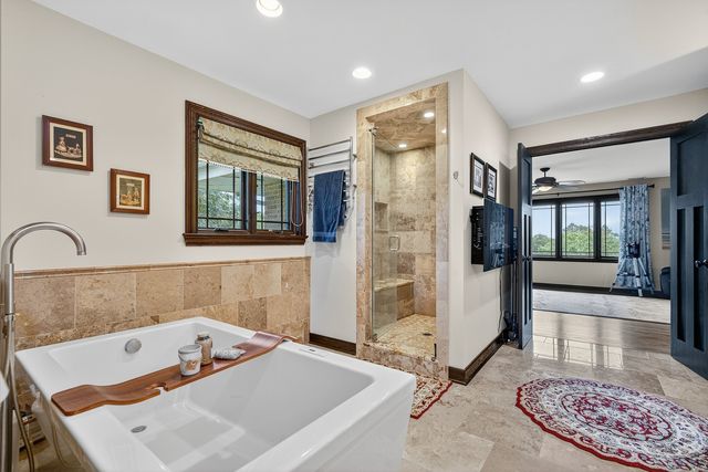 1886 Clover Drive, Inverness, IL 60067