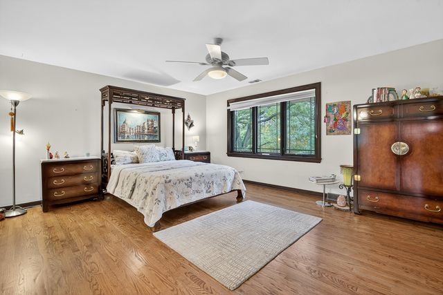 1886 Clover Drive, Inverness, IL 60067