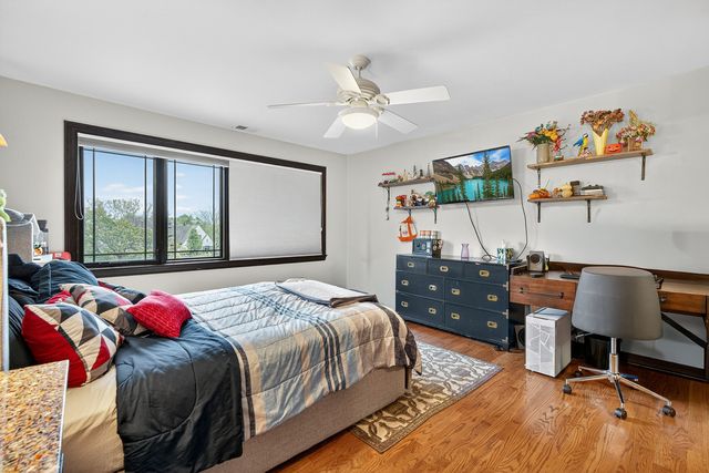 1886 Clover Drive, Inverness, IL 60067