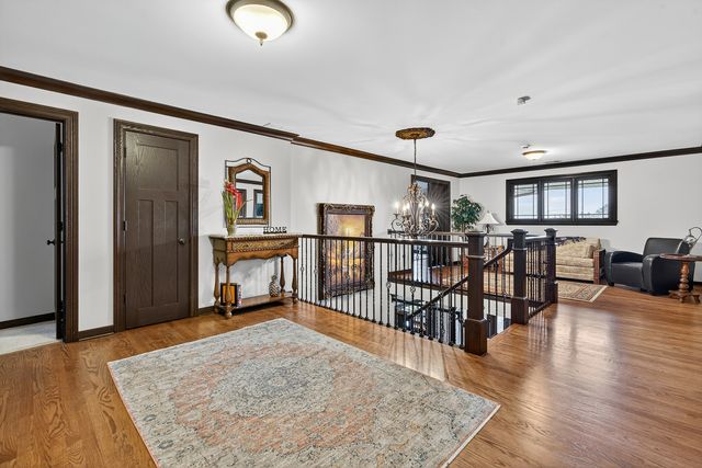 1886 Clover Drive, Inverness, IL 60067