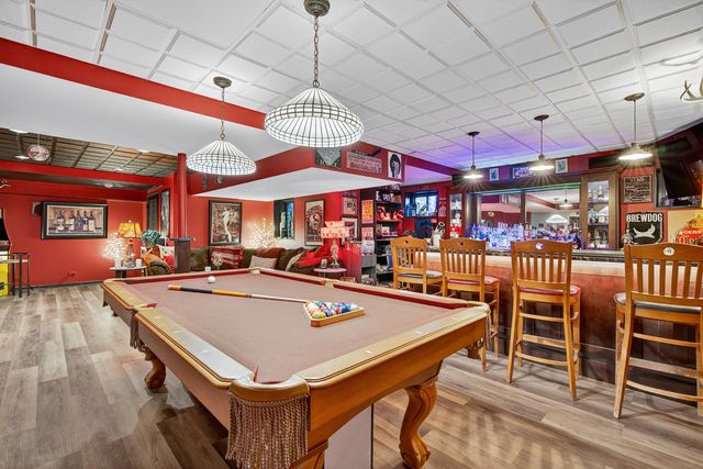 1886 Clover Drive, Inverness, IL 60067