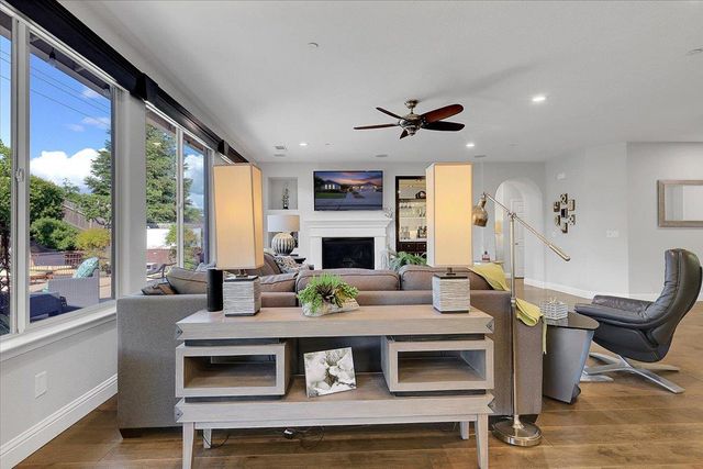 12445 Kibbie Lake Way, Rancho Cordova, CA 95742