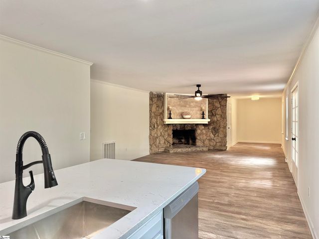 102 Buckingham Court, Easley, SC 29640