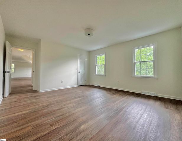 102 Buckingham Court, Easley, SC 29640