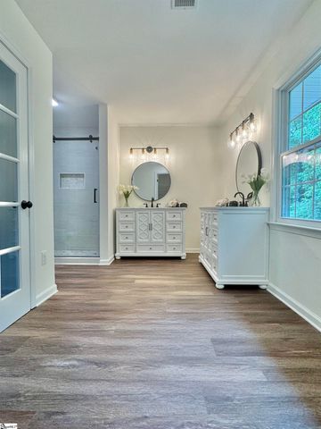 102 Buckingham Court, Easley, SC 29640