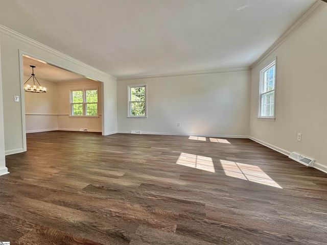 102 Buckingham Court, Easley, SC 29640