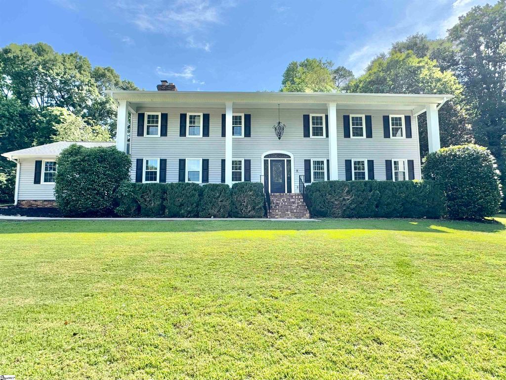 102 Buckingham Court, Easley, SC 29640