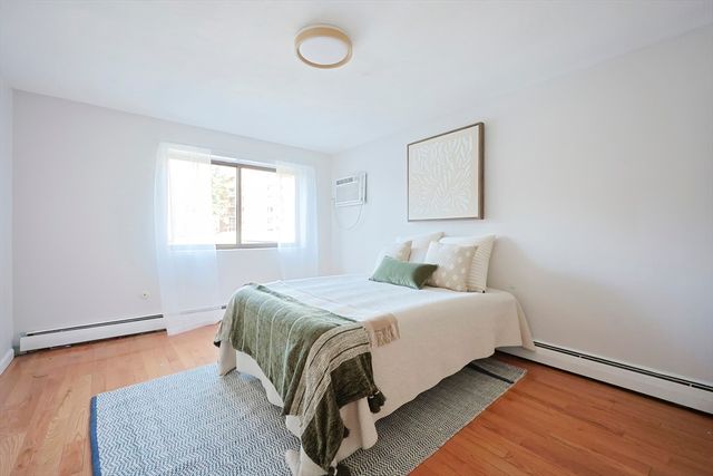 32 Whites E212, Watertown, MA 02472
