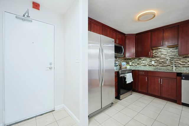 32 Whites E212, Watertown, MA 02472