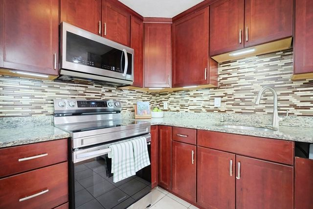 32 Whites E212, Watertown, MA 02472