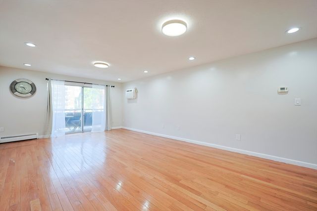 32 Whites E212, Watertown, MA 02472