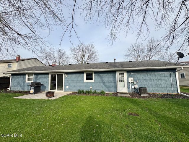 1624 Palmer Drive, Defiance, OH 43512