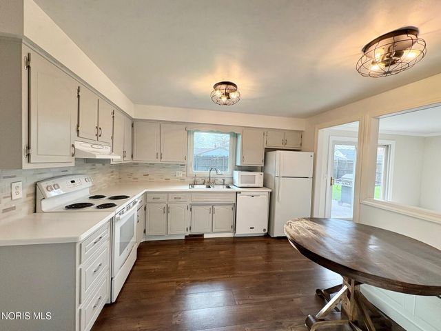 1624 Palmer Drive, Defiance, OH 43512